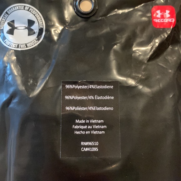 2 packs of Under Armour performance wristbands (2 per pack - 4 bands total) - Picture 6 of 6